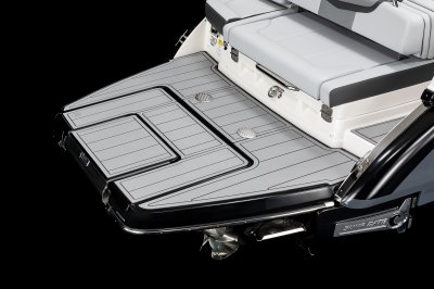 Chaparral 30 SURF swim platform with SeaDek flooring and pull-up cleats. 