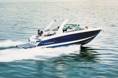 Chaparral 30 SURF cruising on a calm lake with 6 passengers 