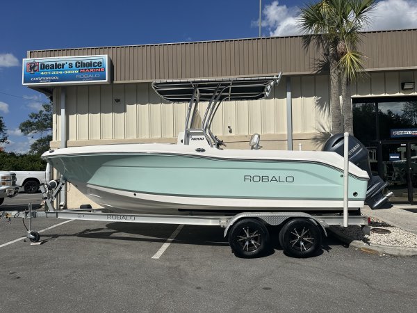Pre-Owned 2018 Robalo R200 Center Console Power Boat for sale