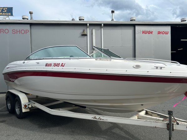 Pre-Owned 2000 Chaparral Power Boat for sale