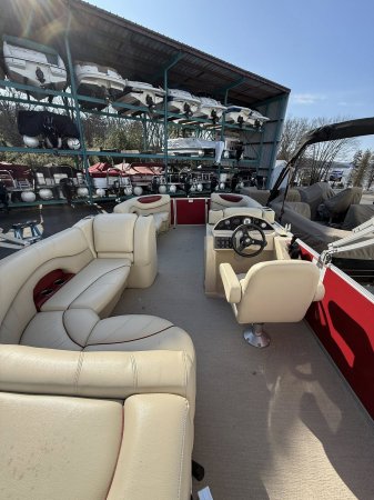 Used 2018 Sylvan Mirage 8520 for sale