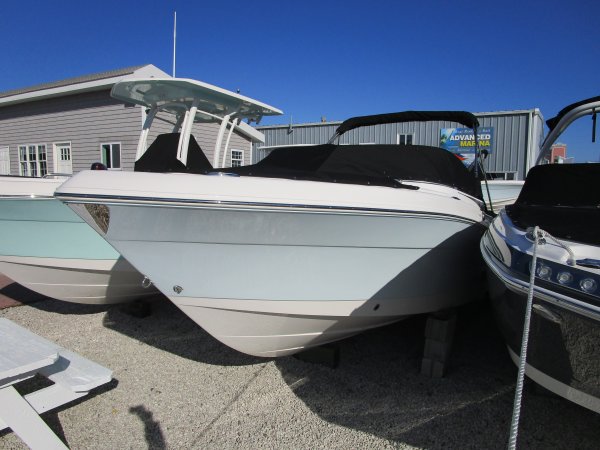 Pre-Owned 2018 Robalo R227 Power Boat for sale