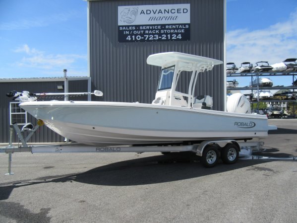 Used 2023 Robalo 246 Cayman for sale