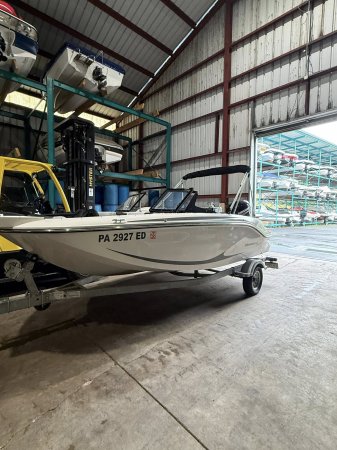 Pre-Owned 2023 Bayliner Power Boat for sale