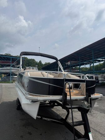 Pre-Owned 2017 Avalon Pontoon 2085 LSZ QL for sale