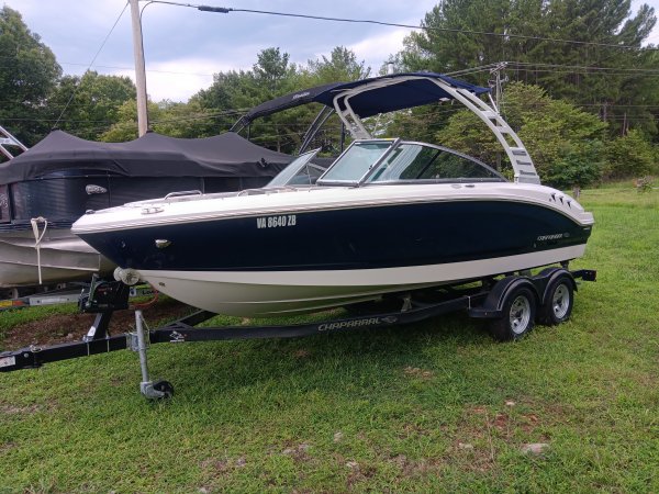 Pre-Owned 2025 Chaparral 21 SSI Power Boat for sale