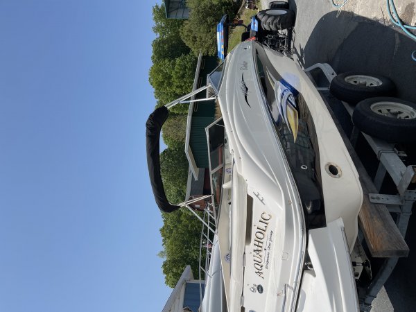 Pre-Owned 2004  powered Rinker Boat for sale